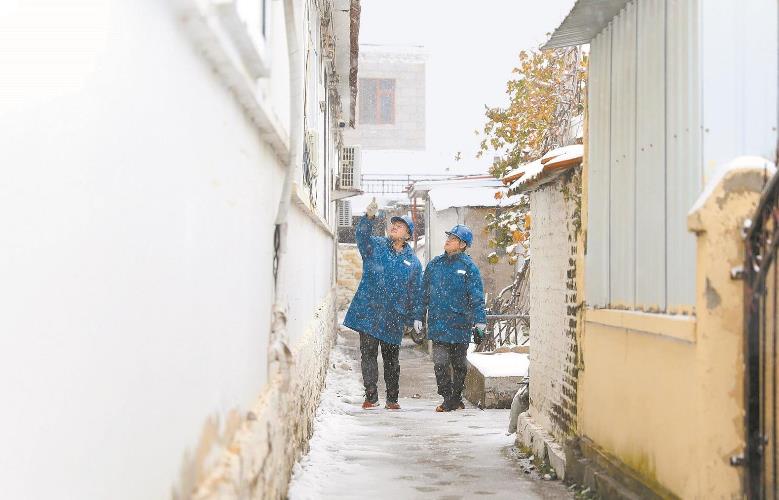 国网山东电力积极应对寒潮雨雪保障供电