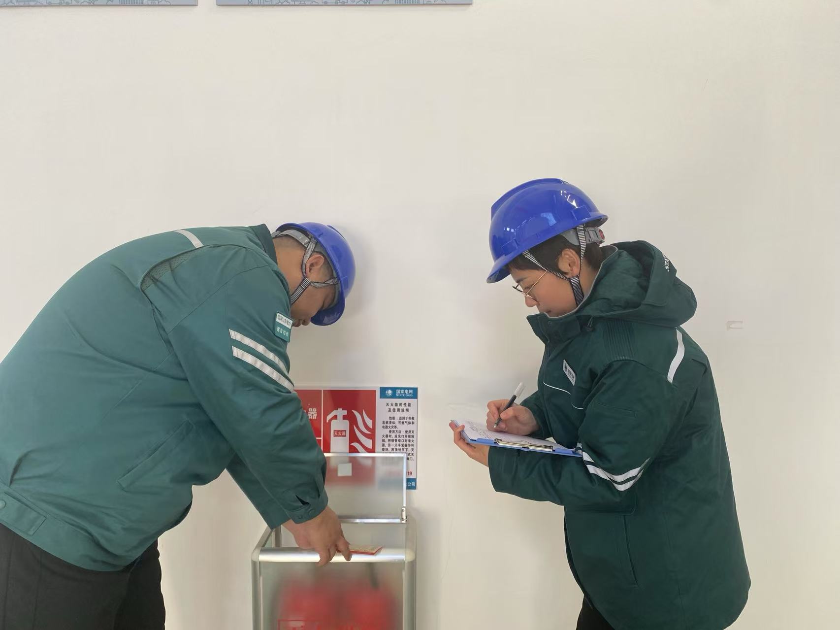 国网高密市供电公司开展节前安全隐患排查  筑牢仓库安全防线