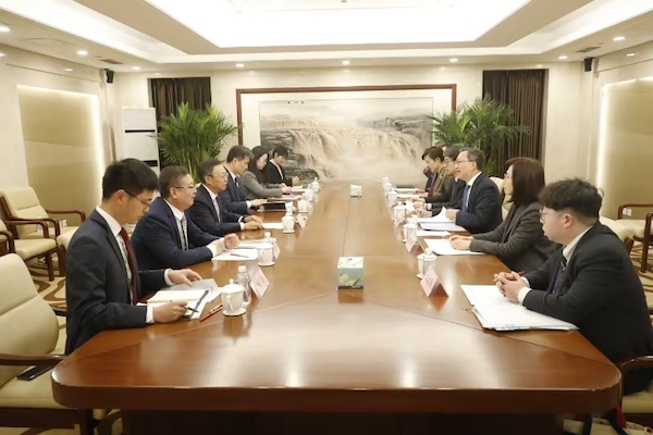 国资委副主任袁野会见香港特区政府律政司司长林定国